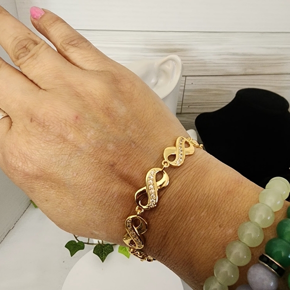 Gold Filled Infinity Symbol Design Link Bracelet - Picture 7 of 9